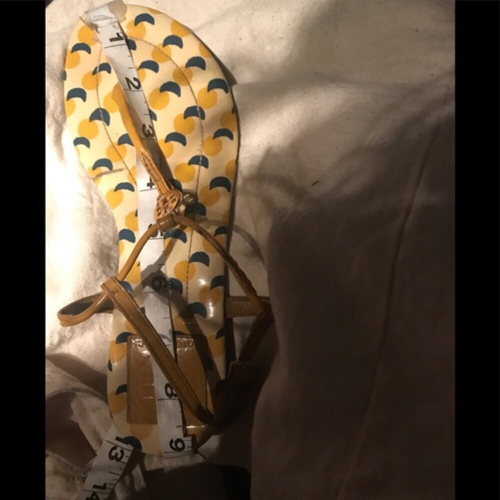 Tory Burch Emmy Thong T Strap Leather Sandals Ballet Flats Patent Graphic Print - Picture 15 of 15